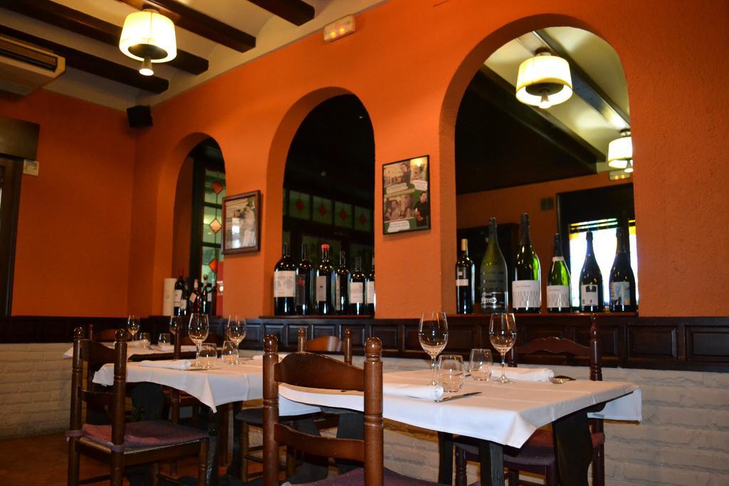 Hotel Restaurant El Bosc Banyeres del Penedes Quarto foto